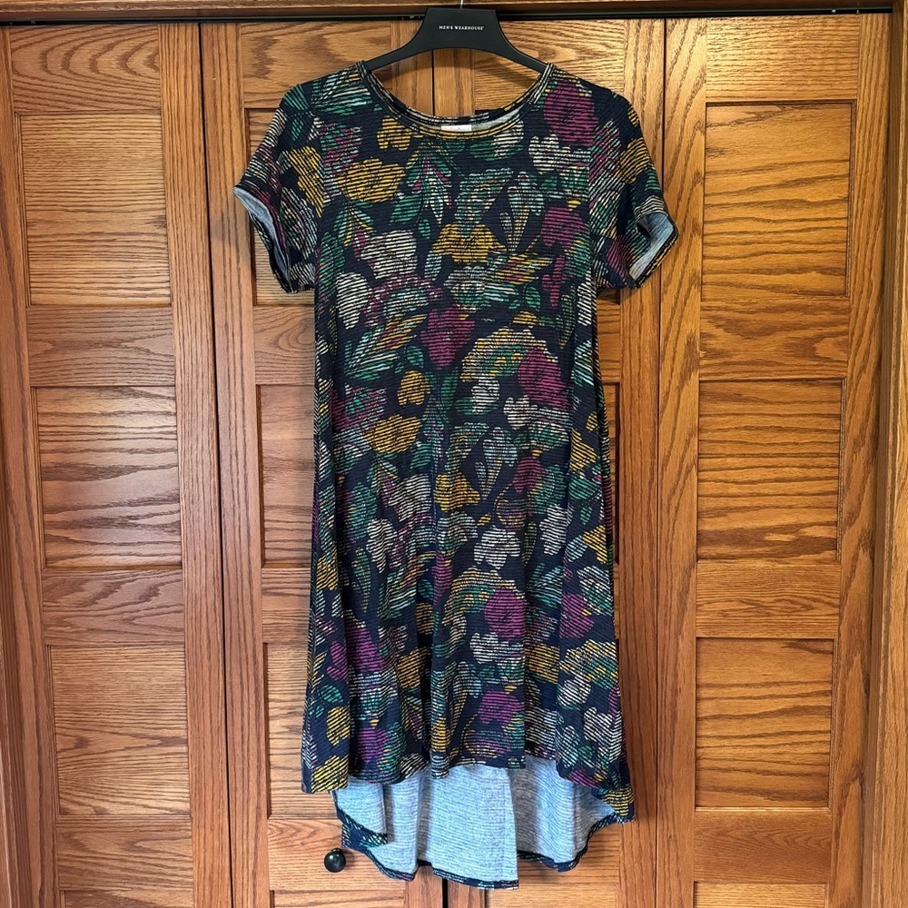 Women’s Lularoe Carly Hi-Low Floral Patterned Short Sleeve Dress Size Medium